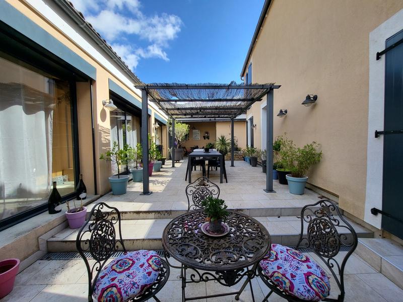 Villa - 269 m² - 10 pièces