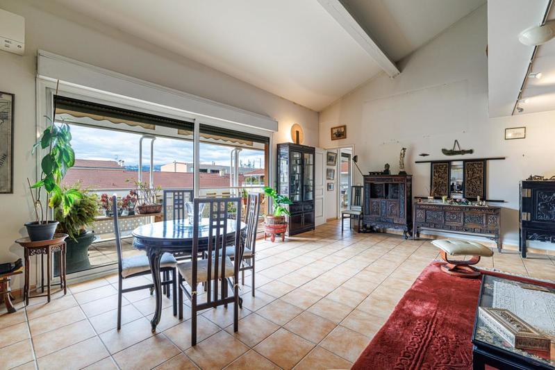 Appartement - 182 m² - 4 pièces