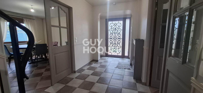 Maison - 180 m² - 8 pièces