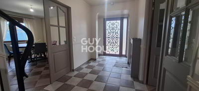 Maison - 180 m² - 8 pièces