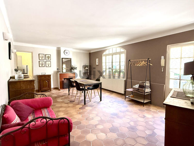 Mas - 510 m² - 17 pièces