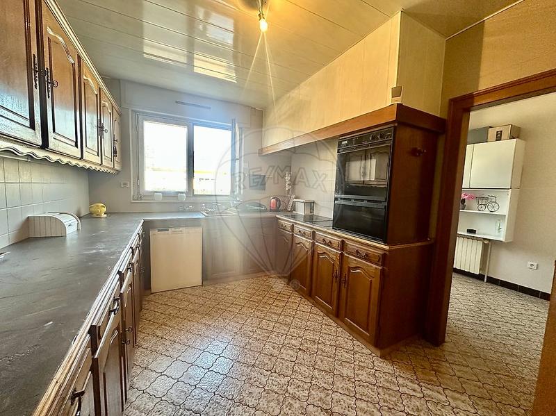 Maison - 207 m² - 7 pièces