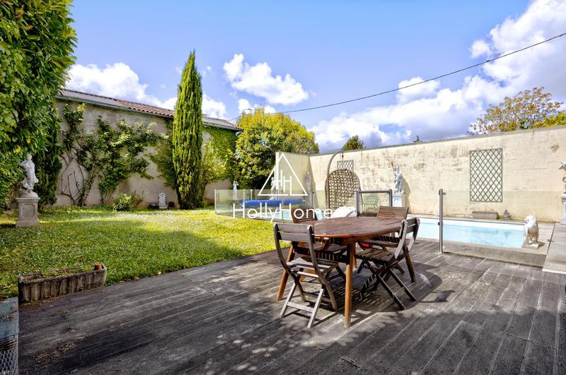 Maison ancienne - 237 m² - 7 pièces