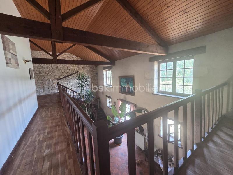 Maison - 277 m² - 6 pièces