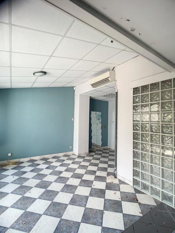 Maison - 250 m² - 9 pièces