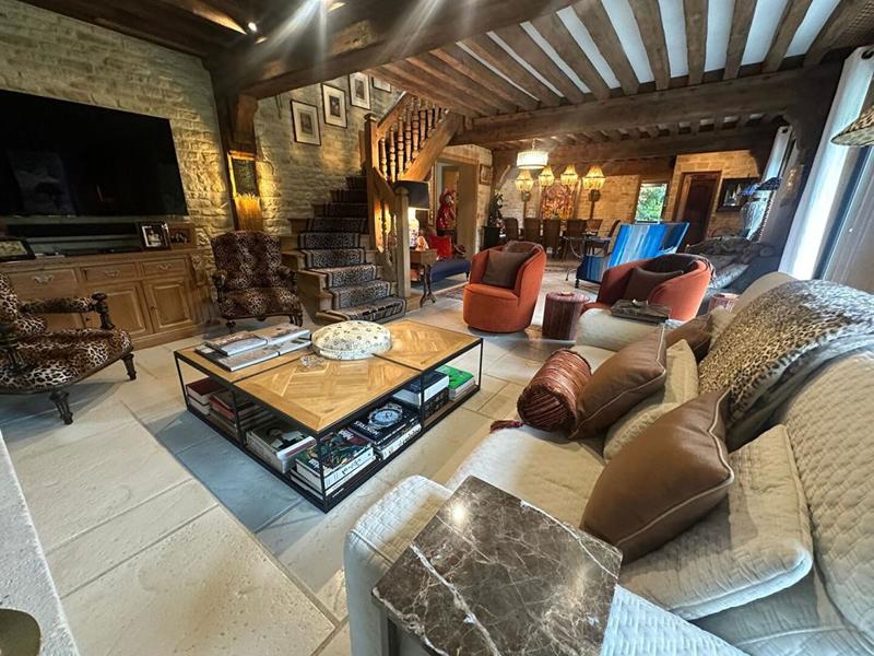 Maison - 235 m² - 8 pièces