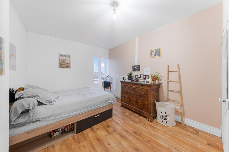 Maison - 235 m² - 9 pièces