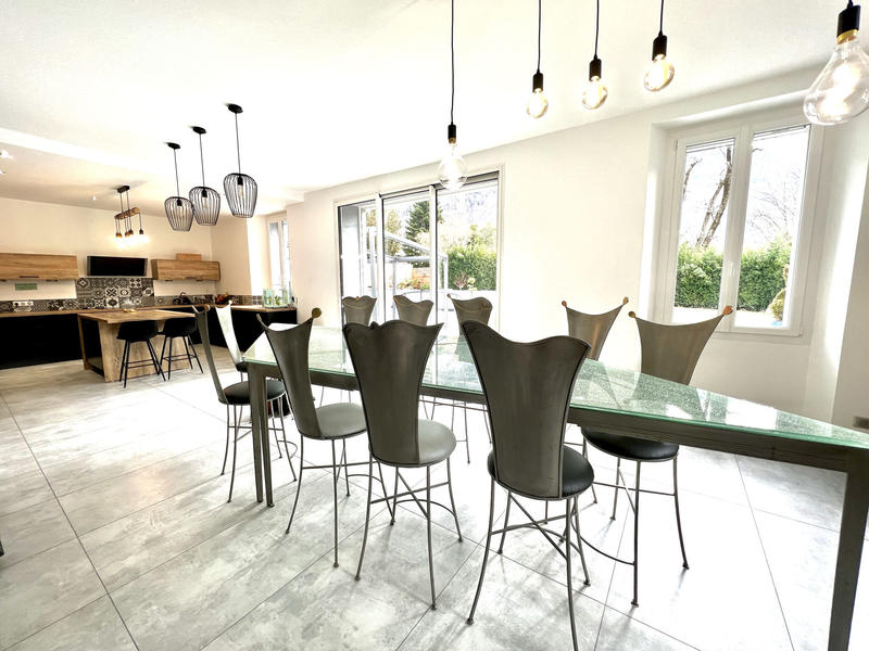 Propriété - 446 m² - 12 pièces