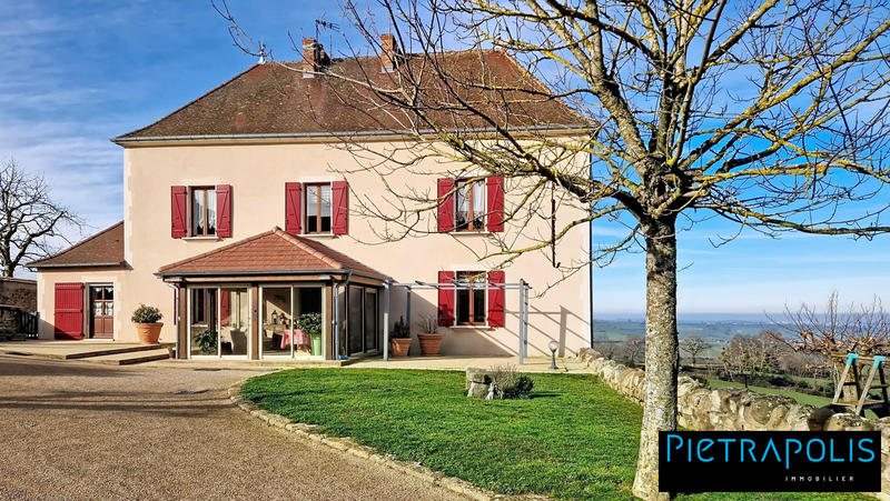 Maison - 204 m² - 6 pièces