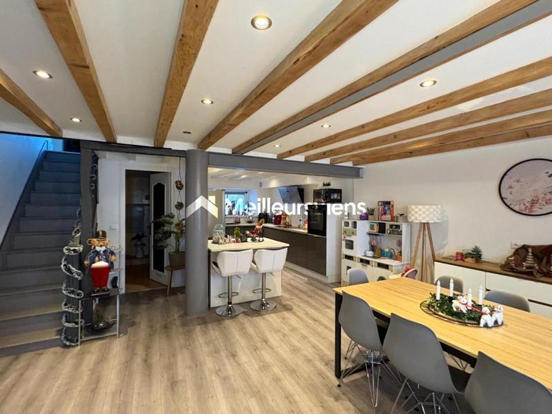 Maison - 159 m² - 7 pièces