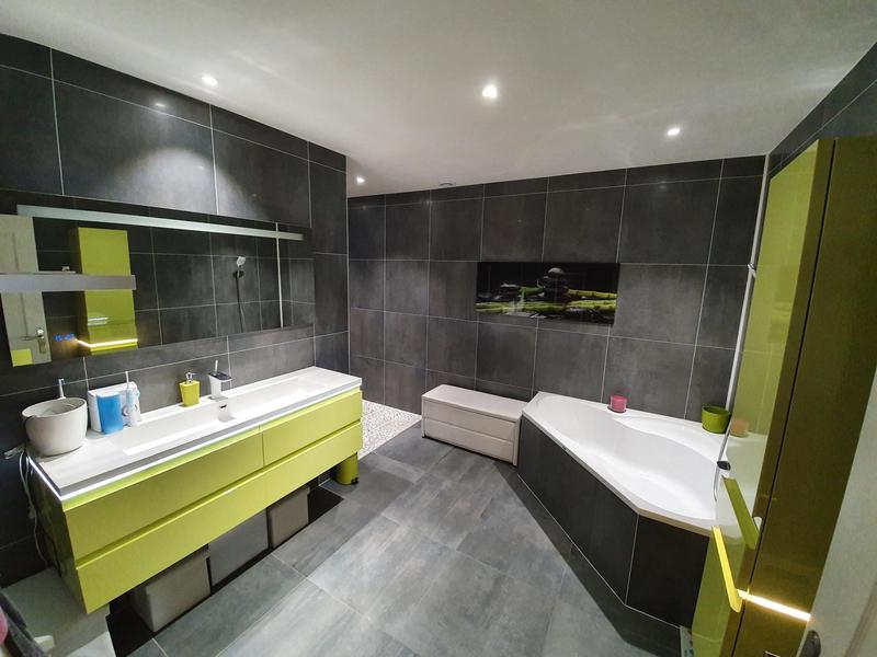 Maison - 251 m² - 4 pièces