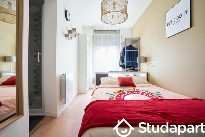 Chambre - 10 m² - 1 pièce