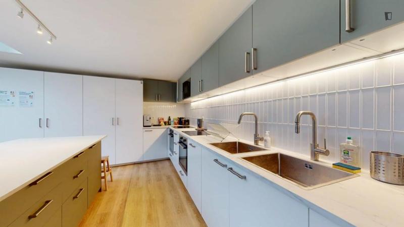 Chambre - 9 m² - 15 pièces