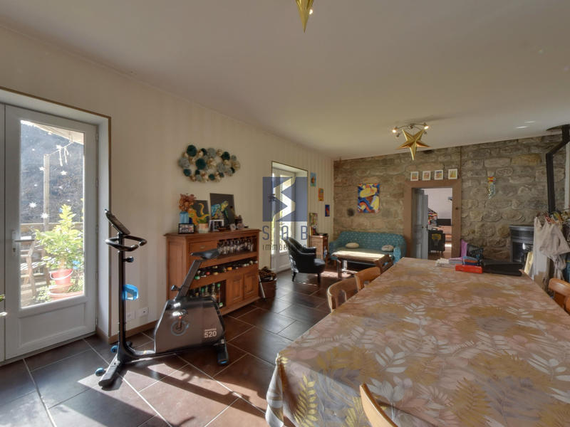 Maison - 140 m² - 6 pièces