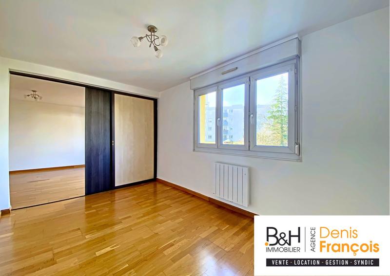 Appartement - 90 m² - 4 pièces