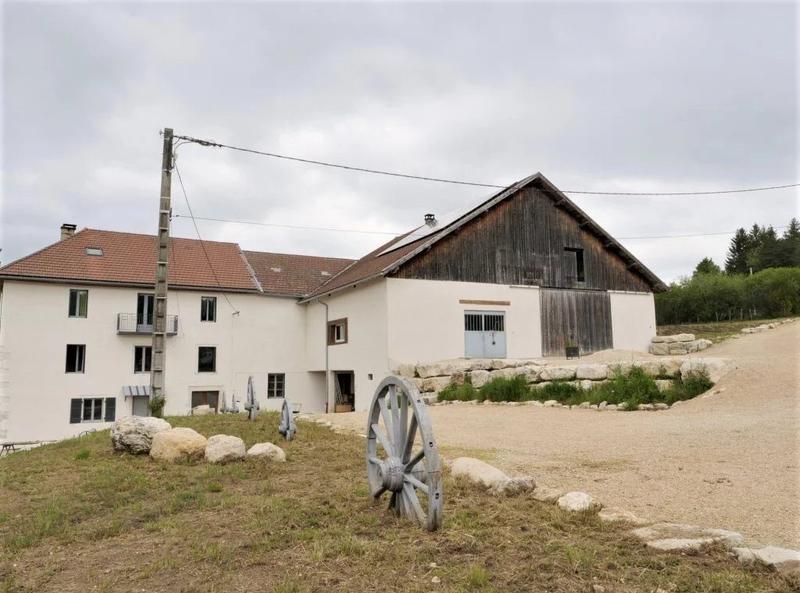 Maison - 240 m² - 6 pièces