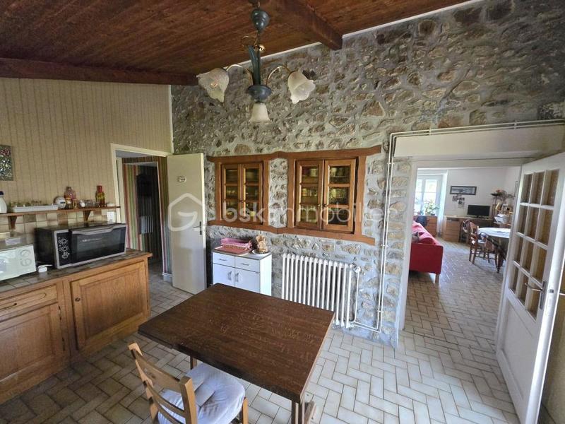 Maison en pierre - 195 m² - 6 pièces