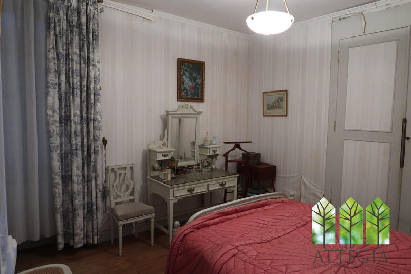 Maison - 261 m² - 14 pièces