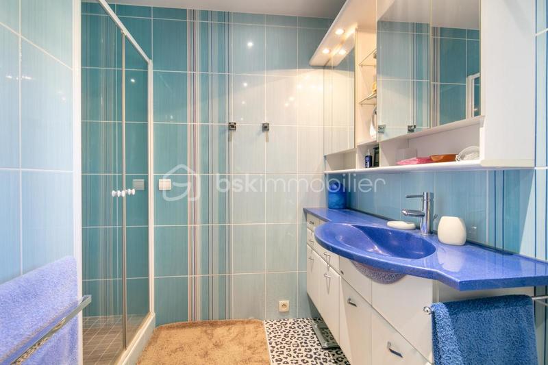 Maison - 221 m² - 9 pièces