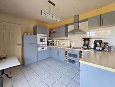 Maison - 162 m² - 8 pièces