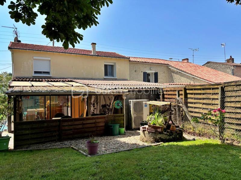 Maison - 90 m² - 4 pièces