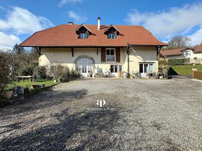 Maison - 345 m² - 12 pièces