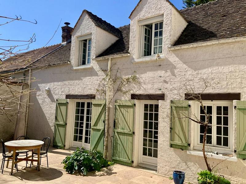 Maison - 240 m² - 9 pièces