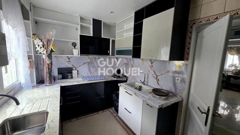 Maison - 275 m² - 12 pièces