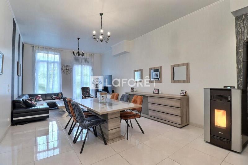 Maison - 295 m² - 8 pièces