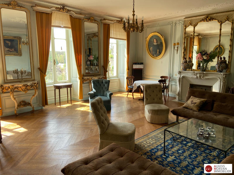 Maison - 420 m² - 13 pièces