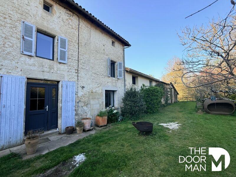 Maison en pierre - 270 m² - 8 pièces
