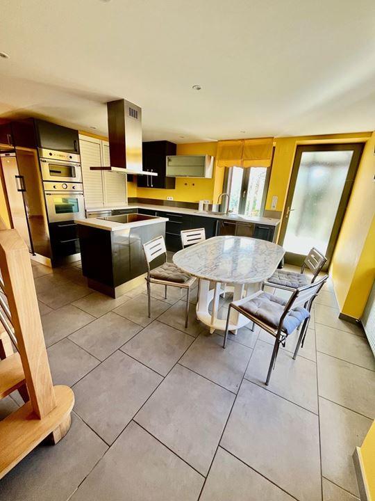 Maison traditionnelle - 206 m² - 8 pièces