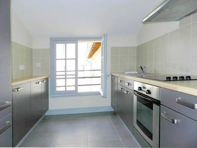 Appartement - 75 m² - 2 pièces