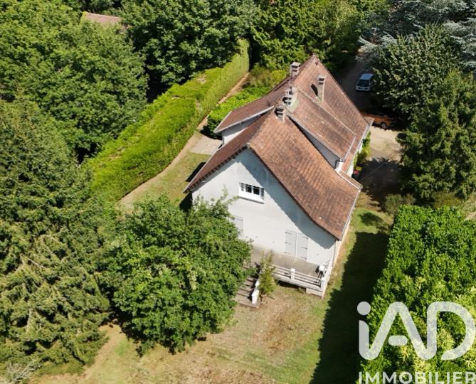 Maison - 200 m² - 8 pièces