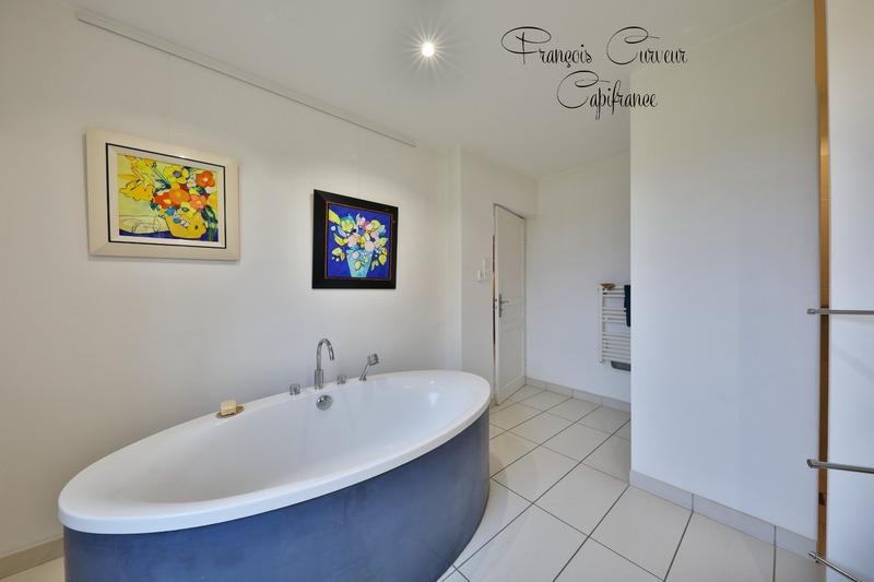 Maison - 210 m² - 6 pièces