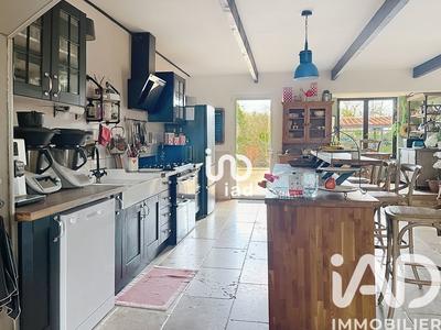 Maison - 255 m² - 8 pièces