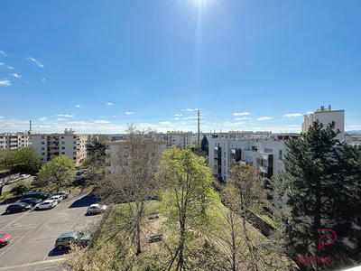 Appartement - 94 m² - 5 pièces