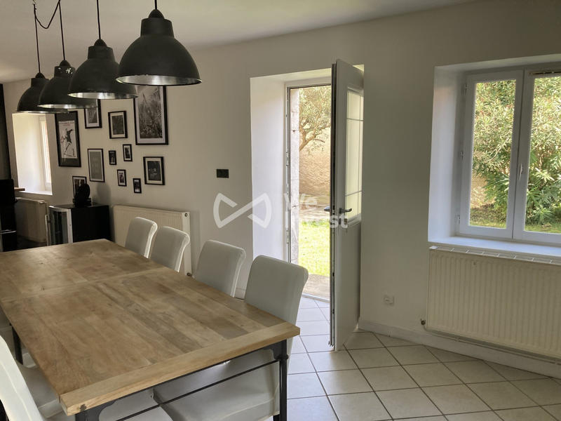Maison - 208 m² - 8 pièces