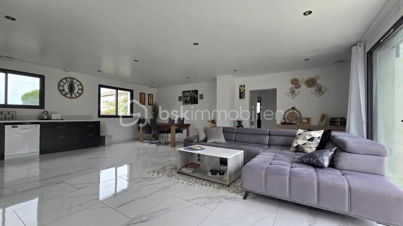 Villa - 188 m² - 6 pièces