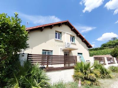 Maison - 90 m² - 3 pièces