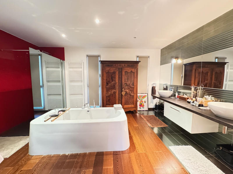 Maison - 292 m² - 7 pièces