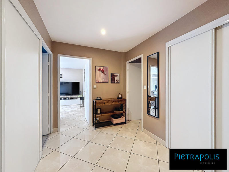 Appartement - 82 m² - 4 pièces