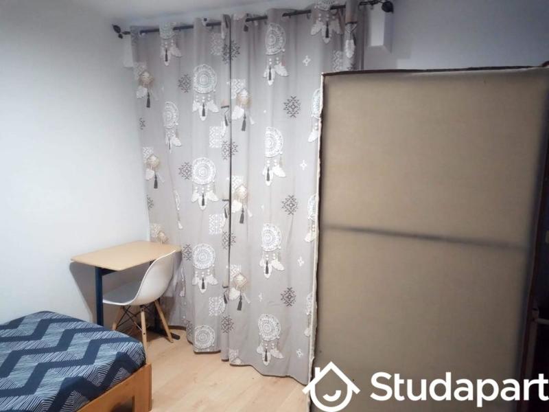 Chambre - 10 m² - 1 pièce