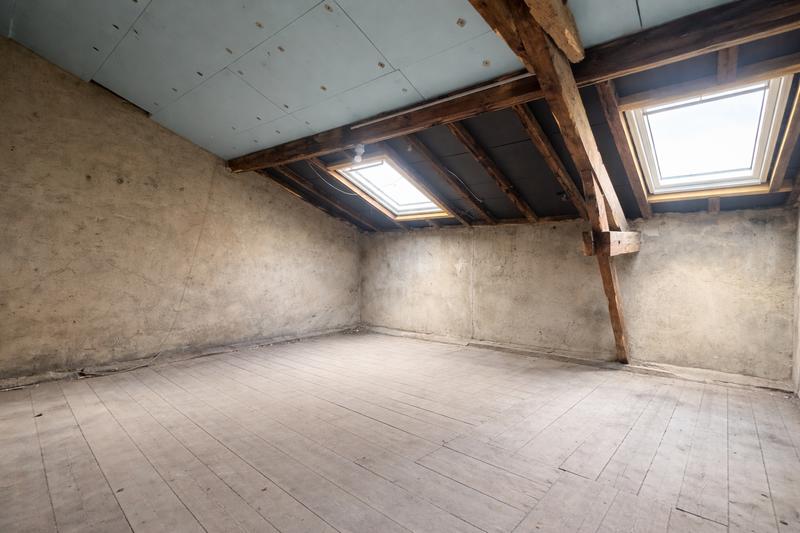 Maison - 240 m² - 10 pièces