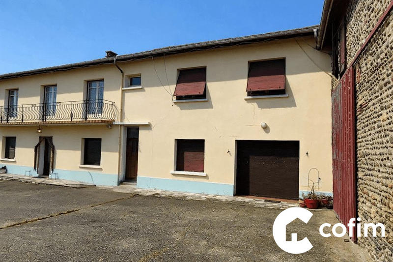 Maison - 242 m² - 9 pièces