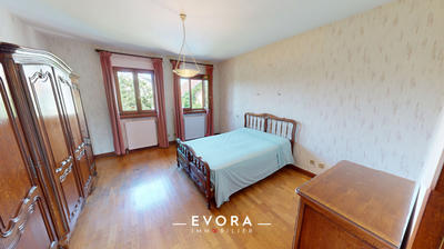 Maison - 300 m² - 7 pièces