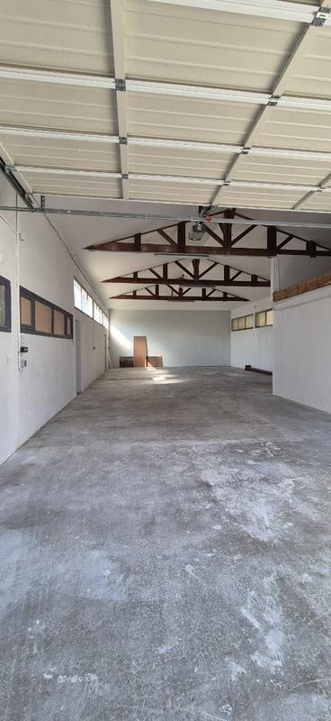 Entrepôt - 252 m² - 4 pièces