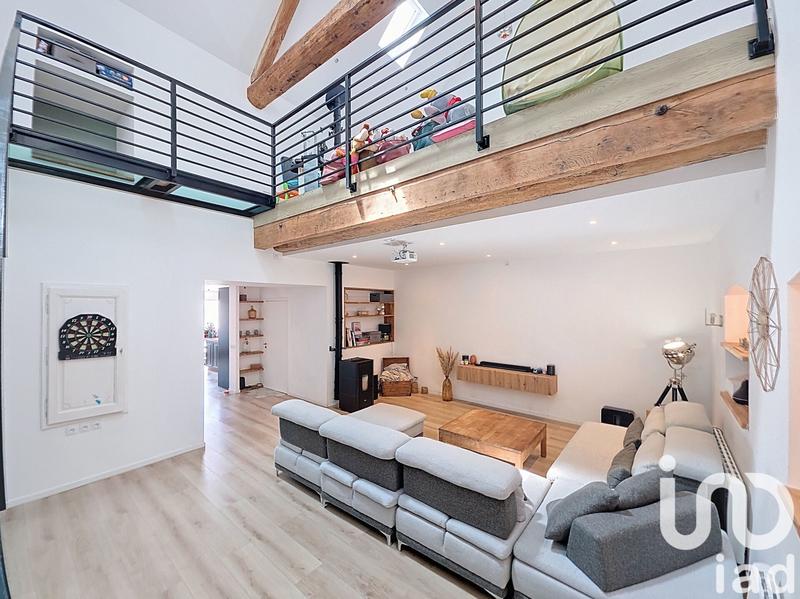 Maison - 212 m² - 7 pièces