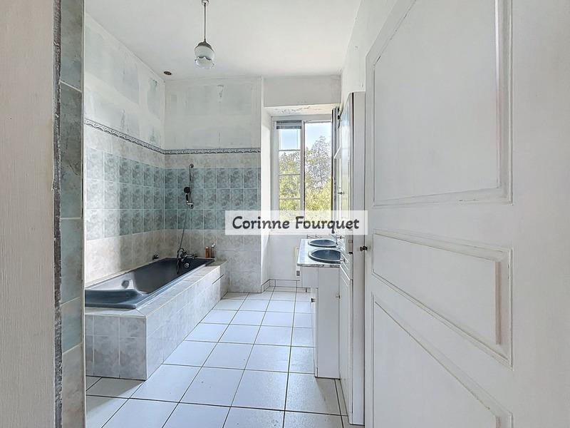 Maison - 267 m² - 8 pièces