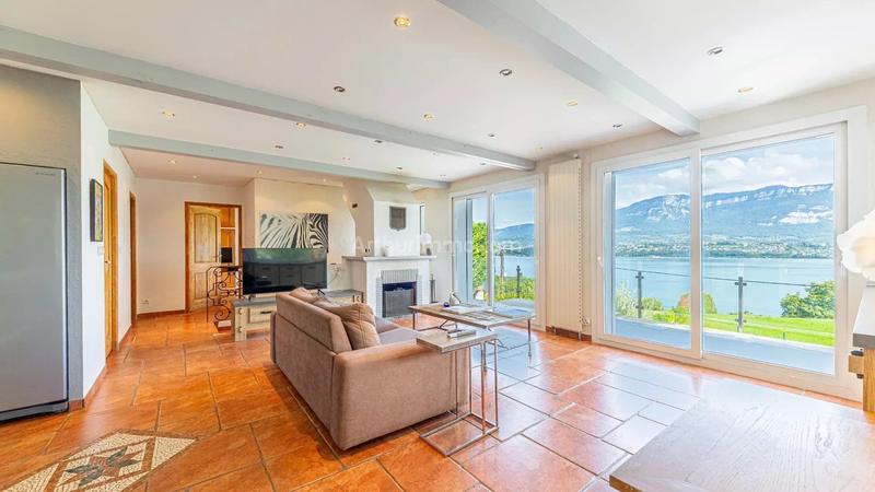 Maison - 207 m² - 10 pièces